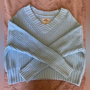 Beautiful blue Hollister cropped sweater.